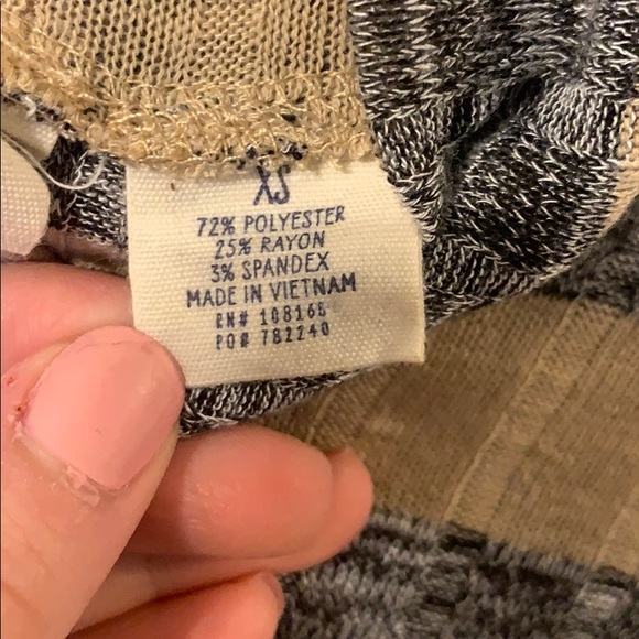 XS sky and sparrow shirt - Picture 3 of 4